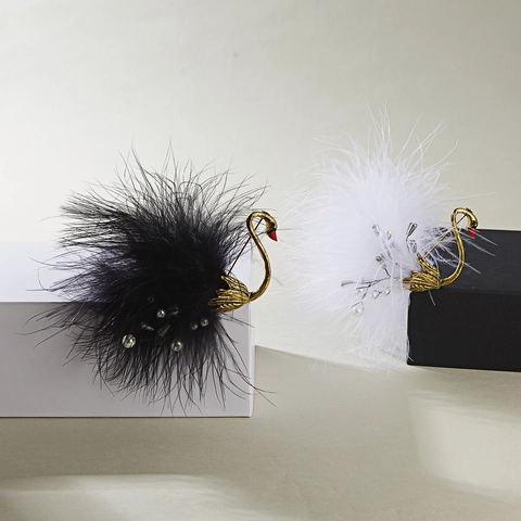 Elegante Spilla a Forma di Cigno con Piume per Donna Lega Placcata Oro Imitazione Perla Artificial Distintivo Animale Banchetto Festa Lusso
