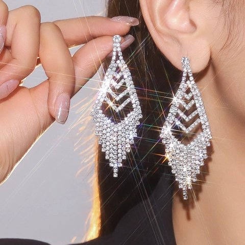 Eleganti Orecchini Pendenti con Nappa Lunga in Strass Geometrici Scintillanti Orecchini per Donna Matrimonio Festa Gioielli