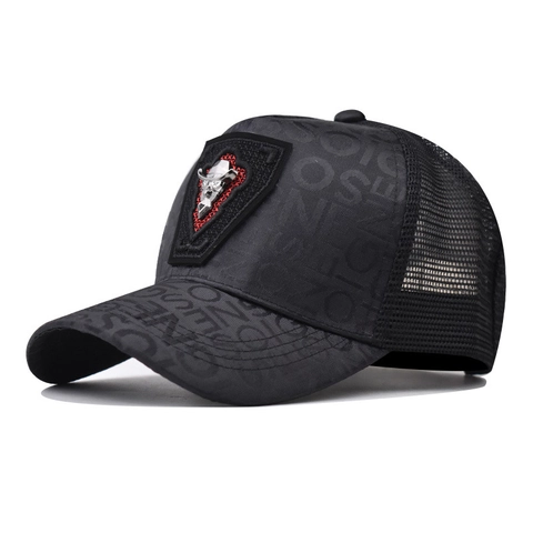 Retro Totenkopf Metall Abzeichen Baseballkappe Atmungsaktive Mesh Trucker Hat Graffiti Buchstabendruck Outdoor Sport Verstellbar