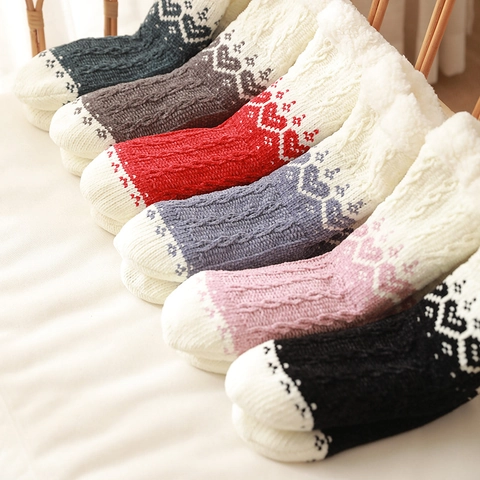 Thick Fleece Lined Floor Socks Knit Warm Thermal Indoor Slippers Socks With Anti Slip Silicone Sole Nordic Heart Pattern
