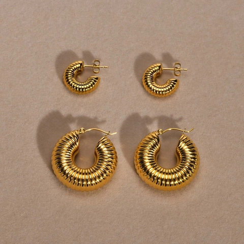 Pendientes De Aro En Forma De C Acero Inoxidable Chapado En Oro De 18K Nervado Croissant Roscado Diseño Minimalista Para Mujeres