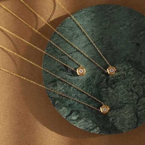Minimalistische Zeshoekige Hanger Halsketting Titaniumstaal 18K Verguld Geometrische Strass Sleutelbeinketting Voor Vrouwen
