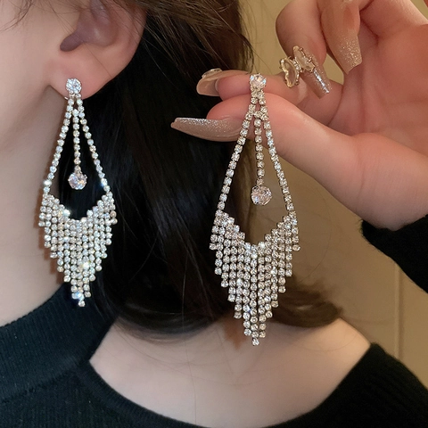 Elegante Lange Quastenohrringe Funkelnde Zirkonia Geometrischer Kupferschmuck Mit Silbernem Ohrstecker Für Damen