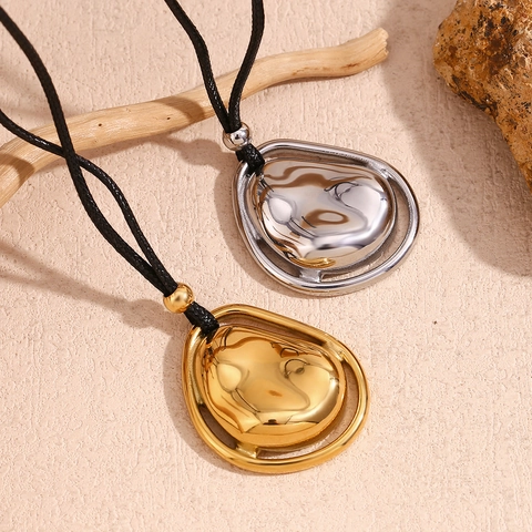 Collar de Colgante de Metal Líquido Irregular Minimalista para Mujer Acero Inoxidable Estilo Meteorito Fluido Oro Plata Cordón Negro
