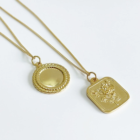 Collana In Argento Sterling 925 Con Ciondolo A Moneta Tonda Quadrata Con Rilievo Floreale Di Rosa Gioielli Vintage Placcati Oro