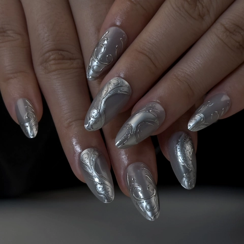 Gothic Silver 3D Relief Press On Nails Short Almond Metallic Chrome Fake Nails For Women Cyberpunk Y2K Manicure Decoration