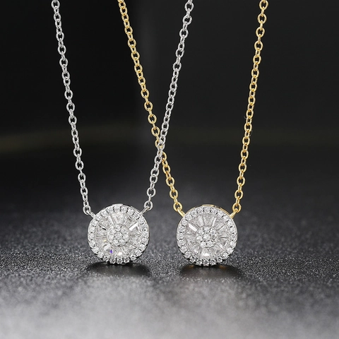 Elegante Runde Anhänger Halskette Kupfer Mit Zirkonia Voll-Strass Zweifarbige Galvanisierung Schlüsselbein Kette Für Damen Schmuck
