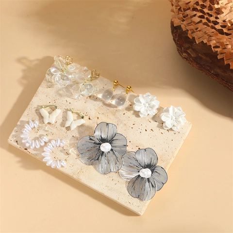 Alloy Flower Butterfly Heart Artificial Pearl Drop Earrings For Women Fashion Rhinestone Waterdrop Stud Earrings Jewelry