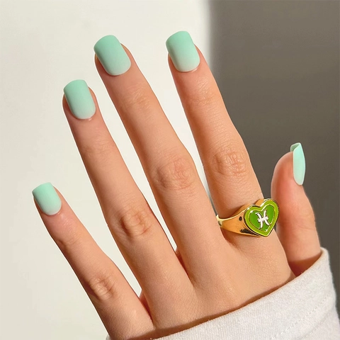 Kunstnagels Muntgroen Gradiënt Matte Afwerking Kort Vierkant Eenvoudig Fris Draagbare Nagels Voor Vrouwen Manicure