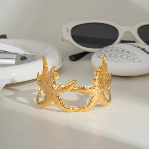 Ocean Style Gold Plated 304 Stainless Steel Starfish Cuff Bracelet Hammered Texture Hollow Sea Theme Jewelry For Women