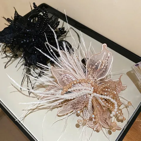 Elegante Haarklammer Mit Straußenfedern Künstlichen Künstliche Perlen Netzspitze Blumen Handgefertigte Künstliche Perlen Für Damen Luxus Styling