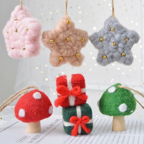 Décorations De Noël Suspendues En Feutre De Laine Fait Main Champignon Étoile Formes Cadeaux Base Bois Rustique Ornement Arbre