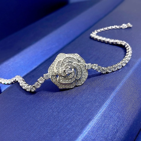 Braccialetto a Forma di Rosa in Argento Sterling 925 per Donna Elegante Forma di Camelia con Strass Incastonati Gioielli