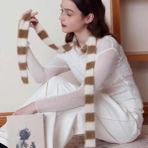 Damen Gestrickter Pelziger Gestreifter Schal Winter Warm Schmal Lang Halswärmer Kariert Y2K Streetwear Mode Accessoires