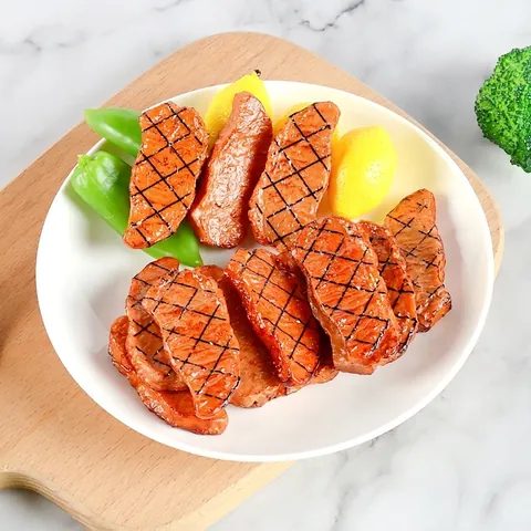 Rindfleisch Steak Modell PVC Simulation Gegrilltes Fleisch Foto Requisiten Puppenhaus Küchen Deko Schlüsselanhänger
