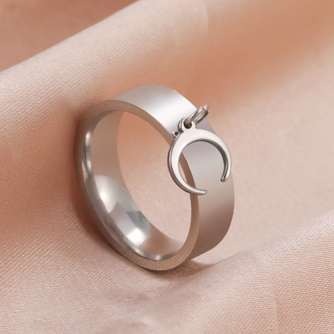 Stainless Steel Crescent Moon Pendant Ring 6MM Width Personalized Fashion Jewelry For Men Women Gold Silver Toned Band Ring