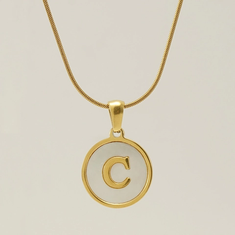 18K Verguld Roestvrij Staal Initiaal Letter Hanger Ketting Met Natuurlijke Schelp Witte Ronde Schijf Voor Vrouwen