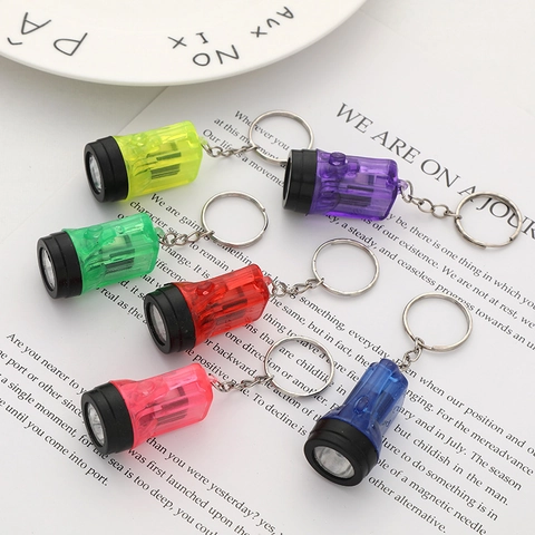 Mini Zaklamp Sleutelhanger LED Licht Transparant Plastic Draagbaar Voor Camping Kinderen Feestartikelen Nieuwigheid