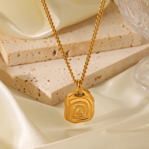 Vintage Spiral Relief Irregular Square Pendant Necklace 18K Gold Plated Stainless Steel Geometric Jewelry For Women