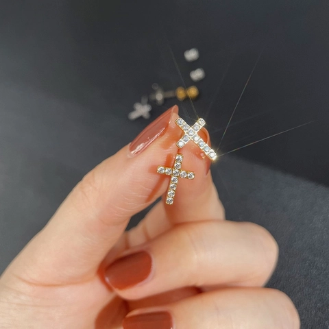 Prachtige Titanium Staal Zirconia Kruis Oorknopjes Goud Zilver Vergulde Kruis Oorbellen Mode Sieraden Voor Vrouwen Mannen
