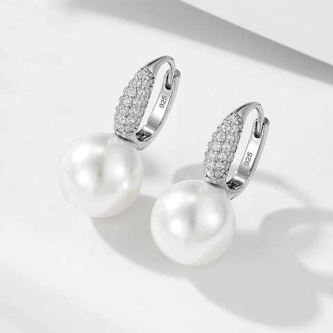 Orecchini Huggie Con Pendente Di Perla Artificial E Perno In Argento Sterling 925 Intarsio Di Zirconi Elegante Stile Francese Semplice Donna