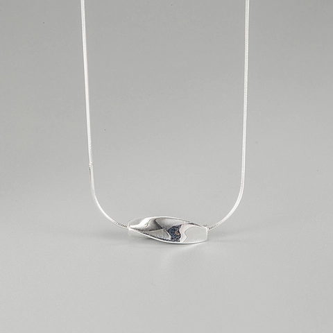 Collar con Colgante de Barra Torcida Geométrica de Plata de Ley 925 para Mujer Collar de Clavícula de Cadena de Serpiente Onda