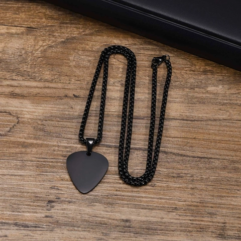 Minimalist Titanium Steel Guitar Pick Pendant Necklace For Couples Heart Shape Stainless Steel Chain Necklace Unisex Jewelry Gift