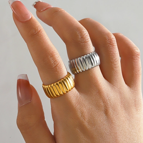 Minimalistische Geribbelde Brede Open Ring Roestvrij Staal 18K Verguld Croissant Stijl Geometrische Sieraden Dames