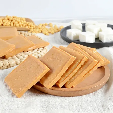 Simulation Dried Tofu Realistic Food Model PVC Prank Prop Educational Toy Keychain For Kitchen Decor