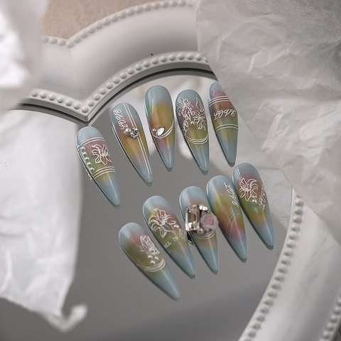5D Relief Nagelaufkleber Weiß Lilie Schmetterling Design Selbstklebend Maniküre Dekoration Eleganter Stil