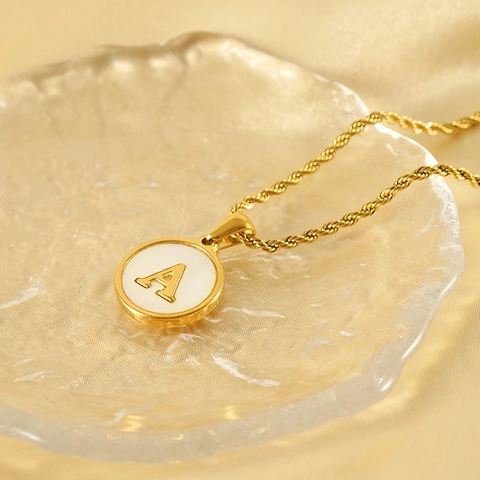 Initiaal Letter Ketting 18K Verguld Roestvrij Staal Schelp Ronde Hanger Gedraaide Ketting Voor Dames Elegant Mode