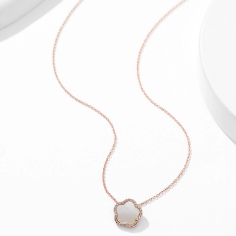 Elegante Collana con Ciondolo in Acciaio Inossidabile Zirconia per Donna Forme Fiore Stella Farfalla Placcato Oro Rosa Moda Gioielli Regalo