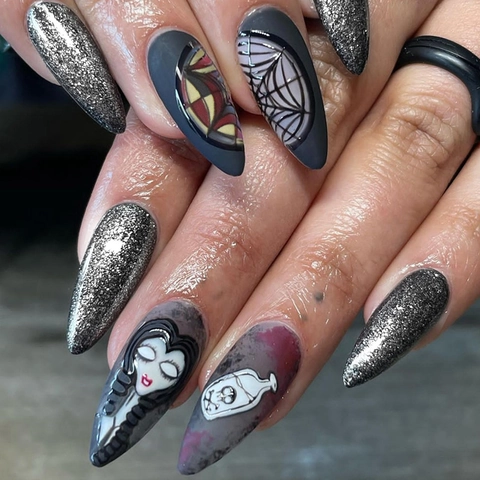 Faux Ongles Gothiques Gris Foncé Mat Paillettes Argentées Toile Araignée Forme Amande Longue Style Halloween