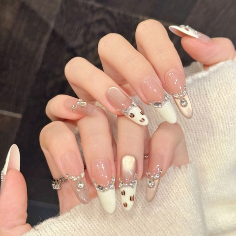 Press On Nails Pink Gradient Leopard Print Rhinestones Artificial Pearls Cat Eye Effect Almond Shape Artificial Nails Sweet Cool