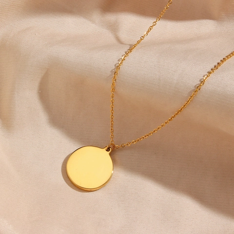 Collana in Acciaio Inossidabile Placcato Oro con Pendente a Moneta in Rilievo Onda Marina Medaglia Tonda da Donna Gioielli