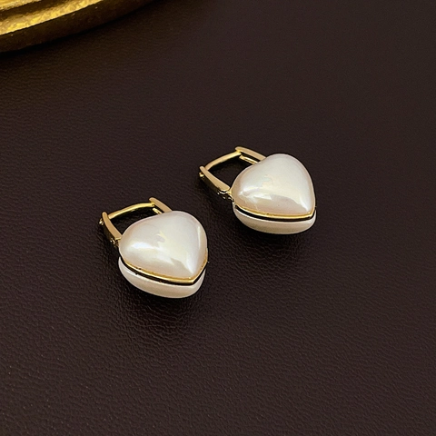 Pendientes De Aro Corazón Con Perla Artificial De Imitación Y Poste De Plata Cobre Chapado En Oro Estilo Francés Joyería Elegante