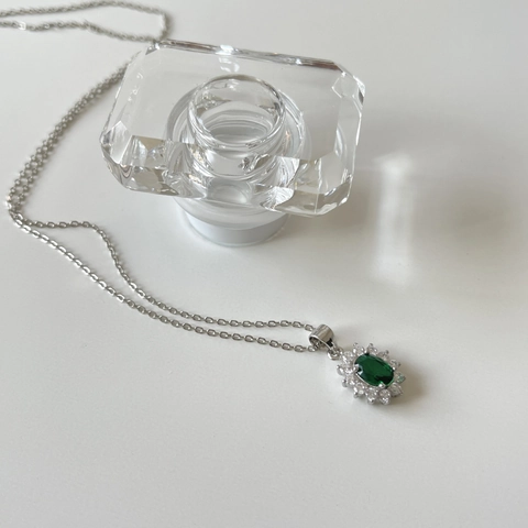 Collar Con Colgante De Circón Verde Ovalado Plata De Ley 925 Halo Color Esmeralda Joyería Elegante Para Mujer