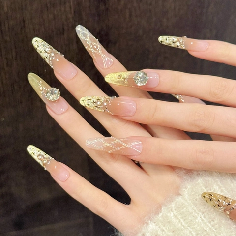 Unghie Finte a Pressione di Lusso Fatte a Mano Strass Perla Artificiale Francese Oro Nude Forma a Mandorla Manicure Donna Festa