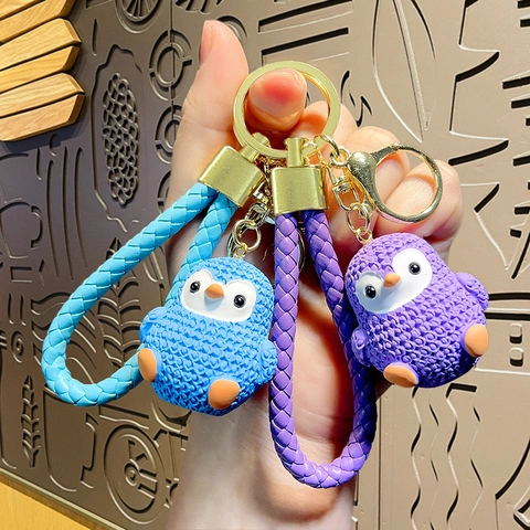 Süßer Cartoon Pinguin Schlüsselanhänger Harz Strickstruktur Tier Tasche Anhänger Mit Geflochtenem Band Unisex Geschenk