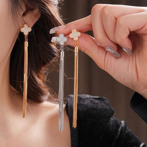 Lange Quasten Ohrhänger Für Damen Aus Kupfer Zirkon Vierblättrigem Kleeblatt Und Silbernem Ohrstecker Funkelnder Eleganter Schmuck