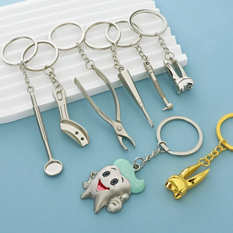 Dental Keychain Tooth Shaped Zinc Alloy Dental Clinic Tools Dentist Professional Appreciation Gift Creative Accessories
