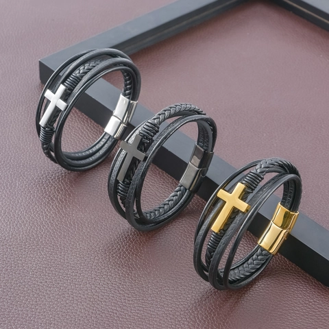Bracelet en Cuir Tressé Vintage pour Homme Avec Breloque Croix en Acier Inoxydable Bijoux Multi-couches Fermoir Magnétique Style Punk