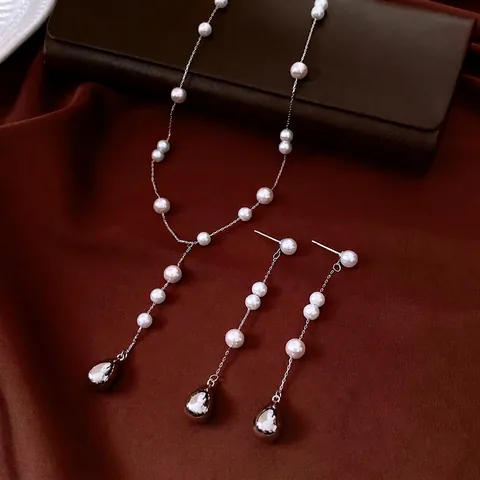 Set Gioielli Künstliche Perle Sintetiche Retro Francese Ciondolo Goccia Collana A Y Orecchini Lunghi Nappa Con Perno In Argento Per Donna
