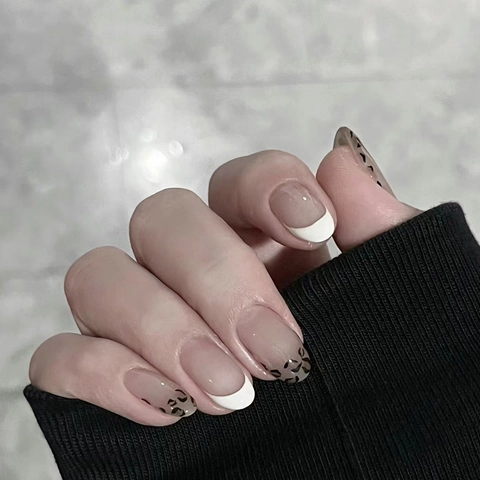 Uñas Press On French Tip Estampado De Leopardo Forma De Almendra Decoración De Manicura Desmontable Estilo Elegante Para Mujeres