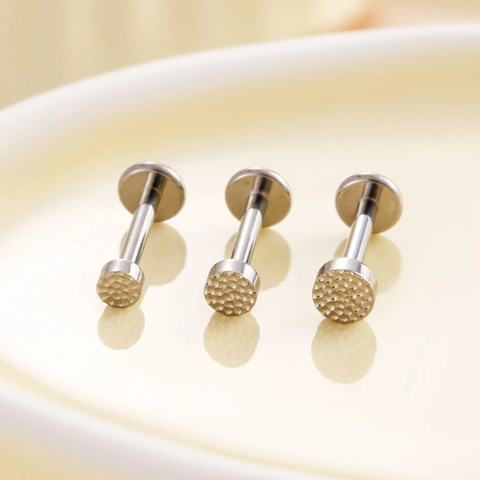 Titanium Hammered Texture Disc Ear Cartilage Stud Inner Threaded Labret Lip Jewelry Piercing Fashion Round