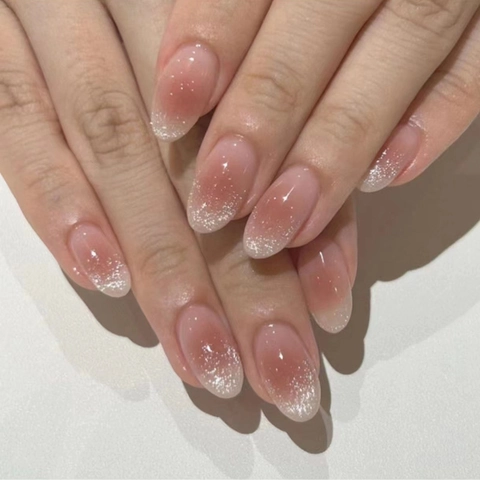 Blush Cat Eye Künstliche Fingernägel Oval Glänzend Gradient Maniküre Tipps Für Frauen Süß Elegant Täglicher Stil