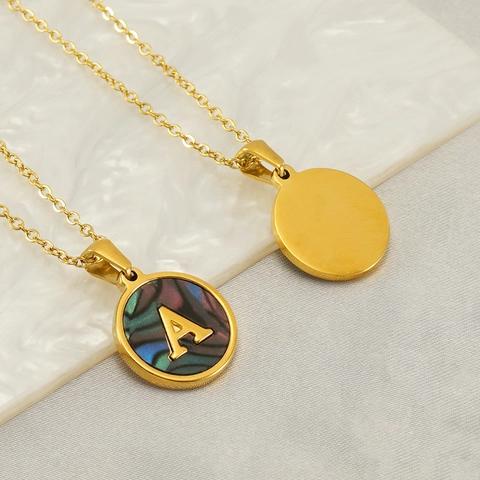 Collier Lettre Alphabet Rond en Acier Inoxydable pour Femmes Pendentif Initial Plaqué Or Texture Coquille Bijoux Personnalisés