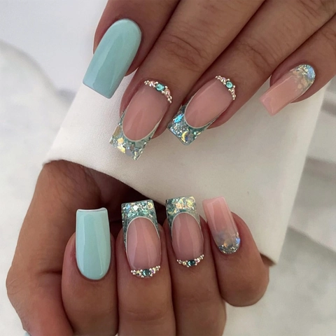 Unghie Finte Press On Stile Francese Bara Medio Lunga Verde Menta Con Strass E Künstliche Perle Elegante Glitter Indossabile