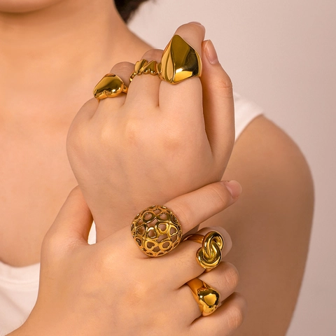 Anelli In Acciaio Inossidabile Placcato Oro 18K Gioielli Minimalisti Cavi Geometrici A Forma Di Cuore Per Donne E Uomini