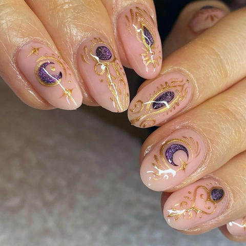 Ongles À Presser Totem Étoile Lune Feuille D'or Paillettes Violettes Ovales Courts Ronds Faux Ongles Pour Femmes Style Ins